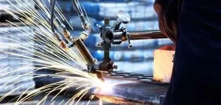 機械制造的關鍵要素 從設計到生產(chǎn)的全方位解析